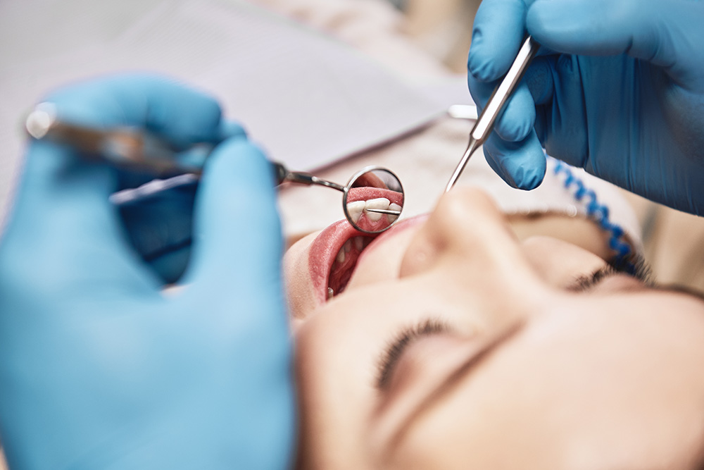 What’s the difference between a dentist and a periodontist?