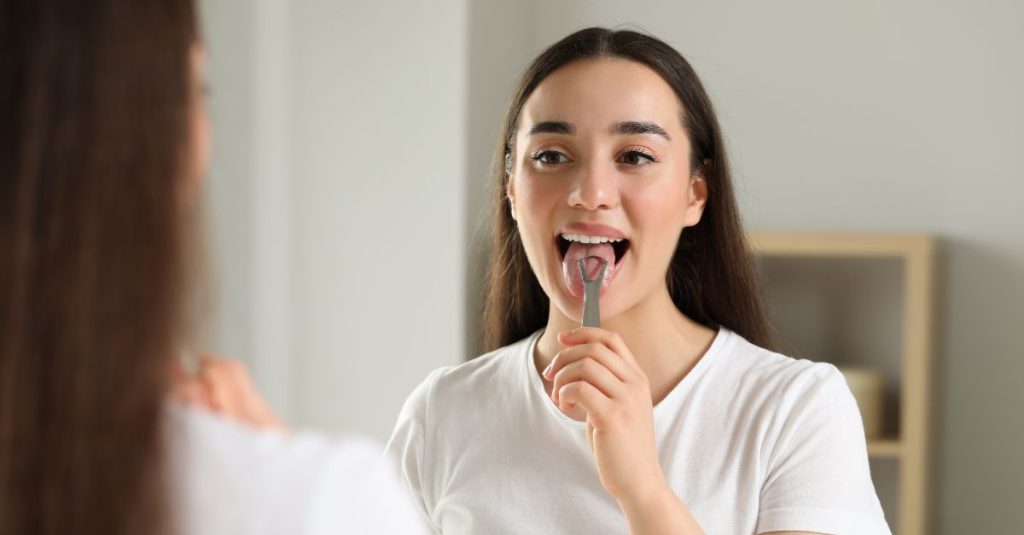 Cómo Limpiar la Lengua