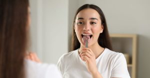 Cómo Limpiar la Lengua
