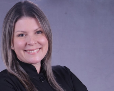 MARÍA ELENA CHACÓN: Ortodoncia y odontología integral infantil