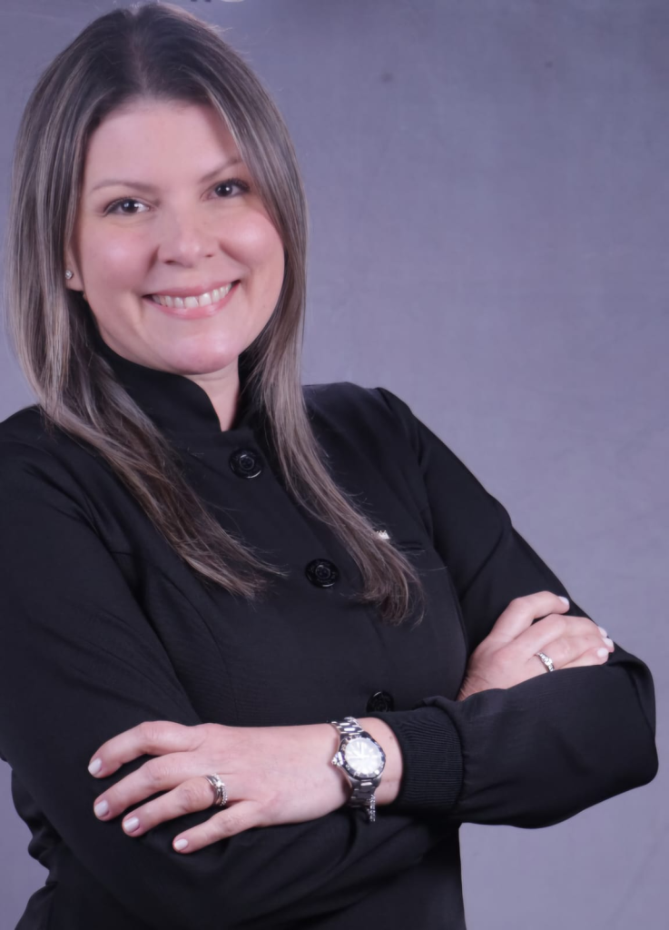 MARÍA ELENA CHACÓN: Ortodoncia y odontología integral infantil